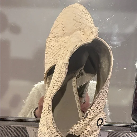 Omelle Elegant Cream/Grey Skin Sandals 37 1/2 - Bronze Stacked Heel NEVER worn - Picture 5 of 12